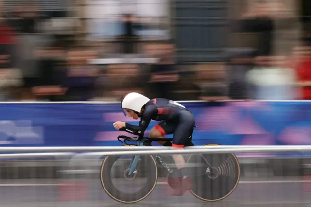 Anna Henderson in action at the women's time trial