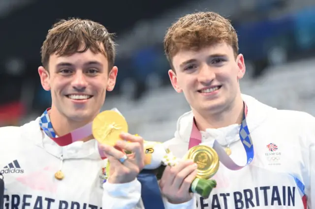 Tom Daley and Matty Lee with gold medals at the 2020 Olympics