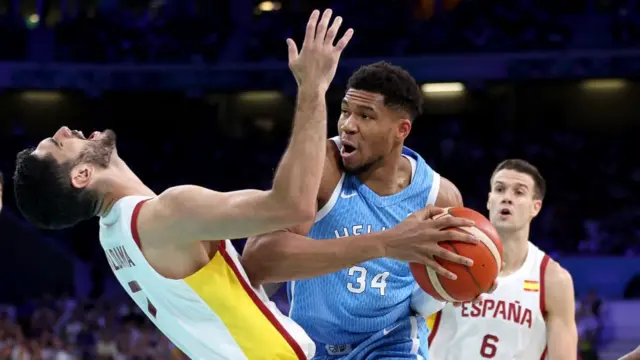 Giannis Antetokounmpo playing for Grece against Spain at the Paris 2024 Olympics