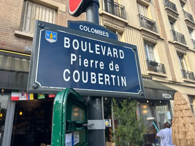 Boulevard Pierre de Coubertin