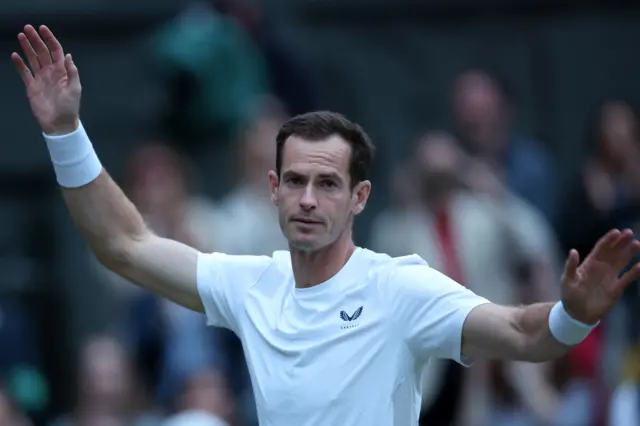 Andy Murray emotionally waves goodbye to the Centre Crowd crowd