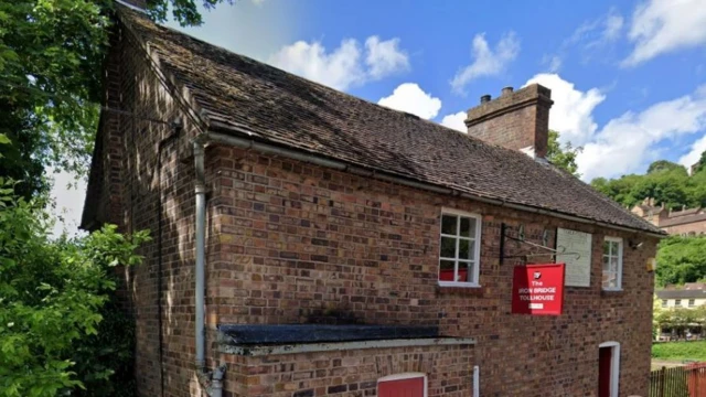 A red brick cottage