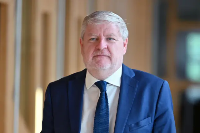 Angus robertson