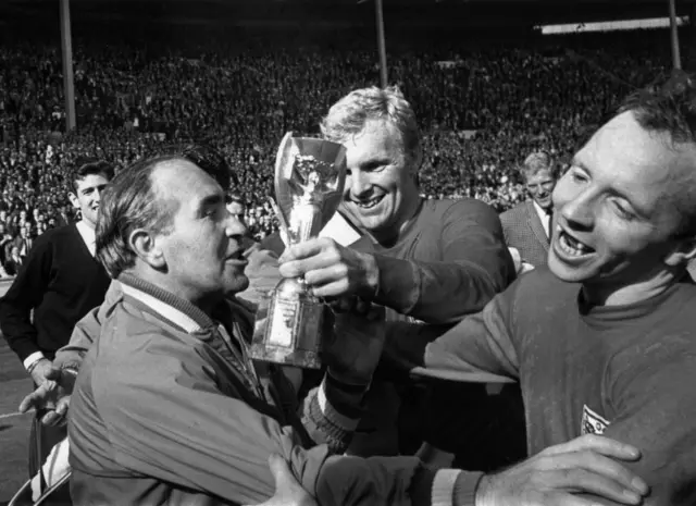 Sir Alf Ramsey and Sir Bobby Moore with the World Cup trophy in 1966