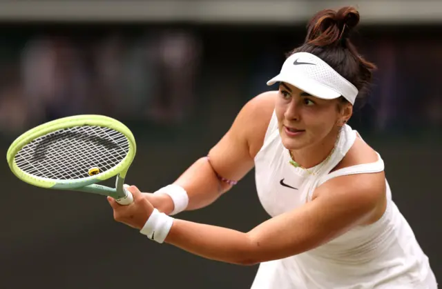 Bianca Andreescu hits a backhand shot