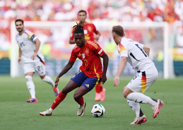 Nico Williams of Spain runs with the ball