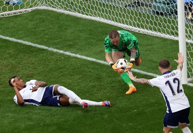 Jordan Pickford makes a save