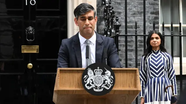 PM Rishi Sunak gives his resignation speech outside Downing Street on 5 July