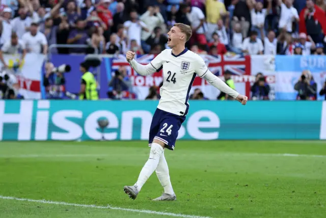 Cole Palmer celebrates