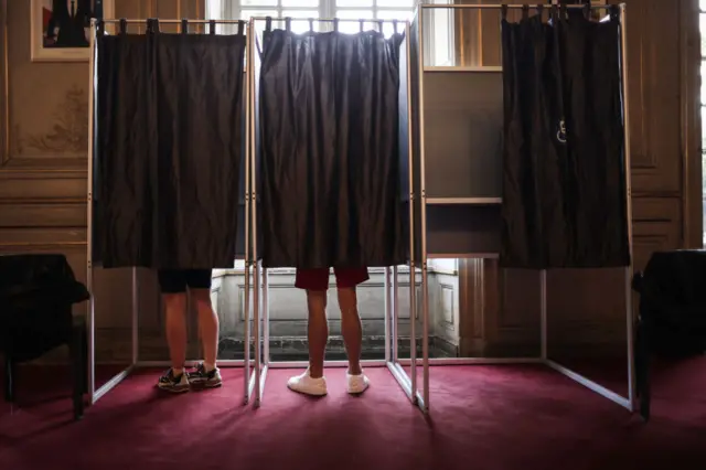 People casting their votes in Bordeaux