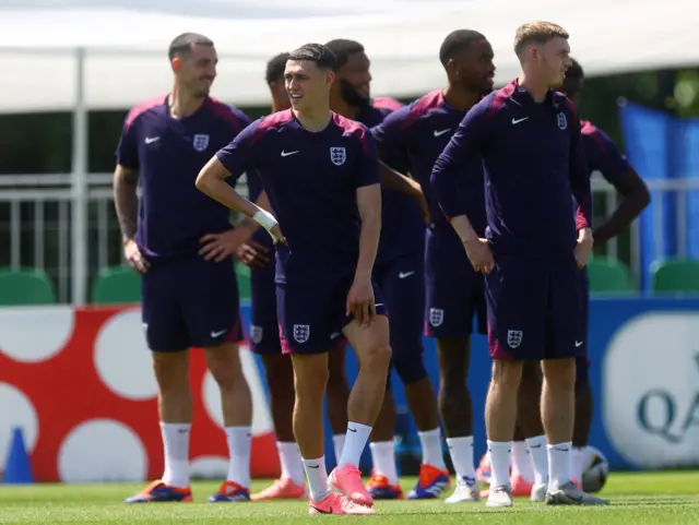 England's Phil Foden, Cole Palmer, Ivan Toney and teammates during training