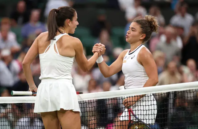 Emma Navarro (left) and Jasmine Paolini (right)