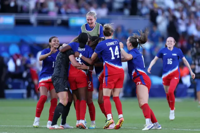 USA player celebrate