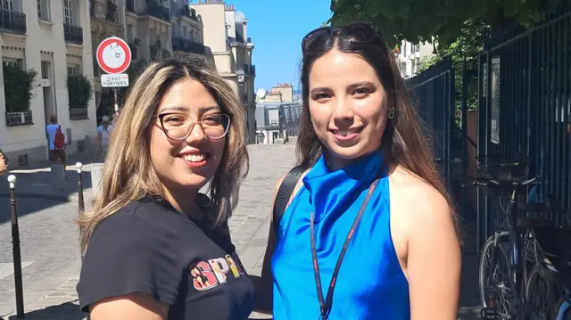 Gabriela and Elisabeth pose for a photo