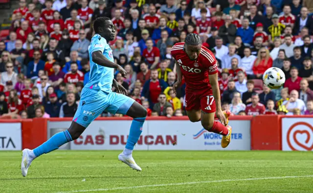 Vicente Besuijen scores for Aberdeen against St Mirren