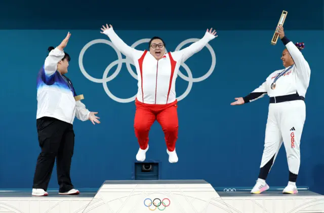 Weightlifting medal