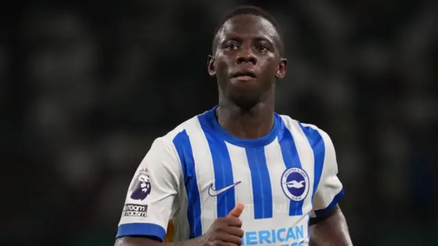 Yankuba Minteh playing for Brighton