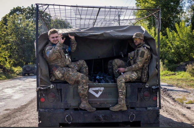 Ukrainian soldiers near the Russian border