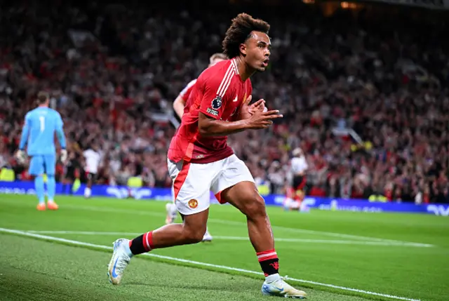 Joshua Zirkzee of Manchester United celebrates