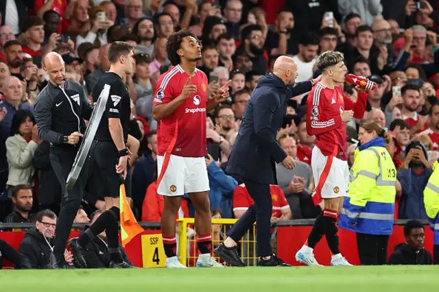 Joshua Zirkzee of Manchester United comes on