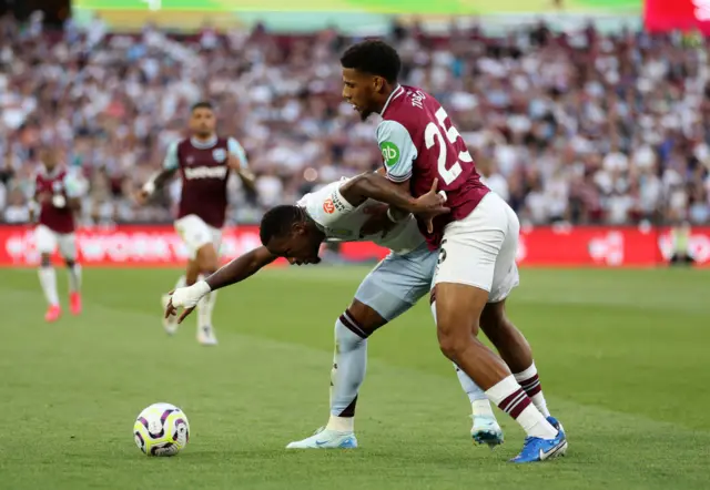 Todibo tries to disposses Duran