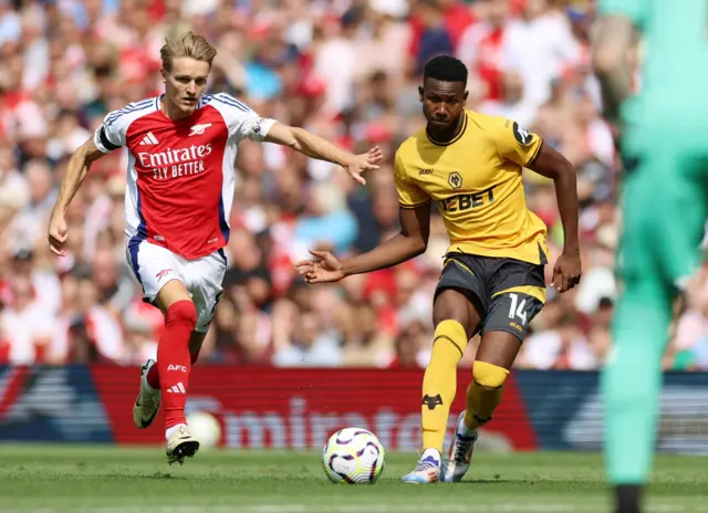 Odegaard presses in midfield