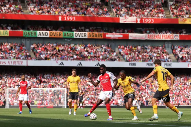 Partey holds off a challenge from behind