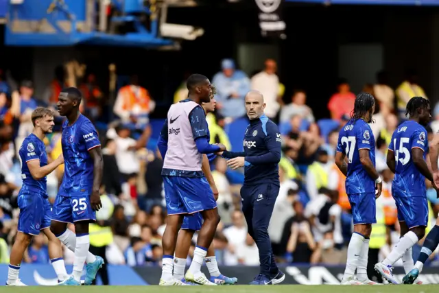 Maresca shakes the hands of his players at full time