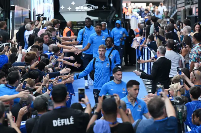 Cole Palmer with the Chelsea fans