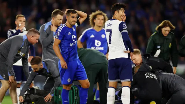 Rodrigo Bentancur receives treatment