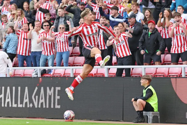 Dennis Cirkin celebrates scoring for Sunderland against Sheffield Wednesday