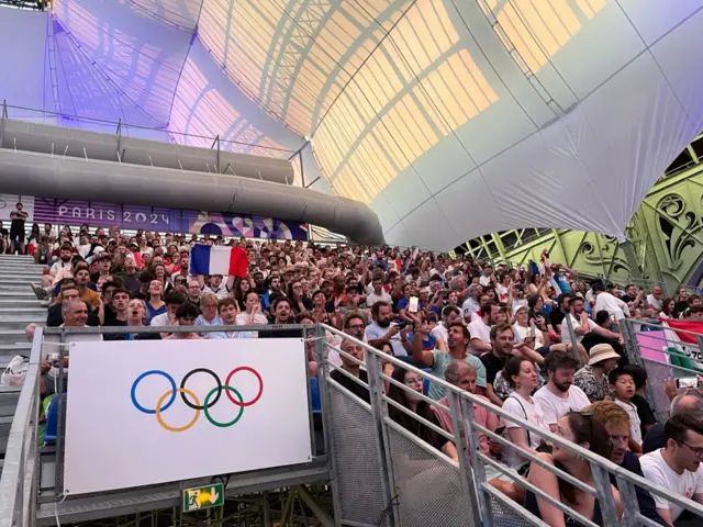 View of the Grand Palais crowd