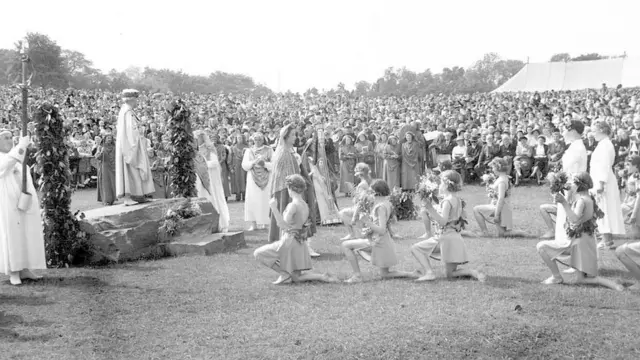 Un o seremonïau awyr agored yr Orsedd yn Aberdâr yn 1956