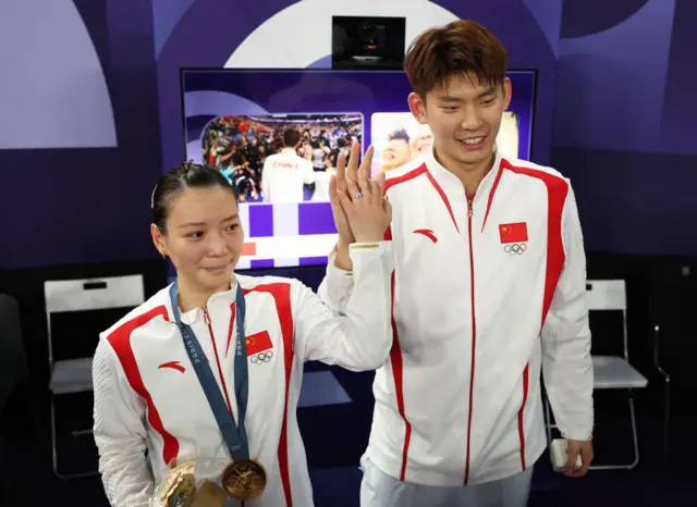 Zheng Siwei and Huang Yaqiong