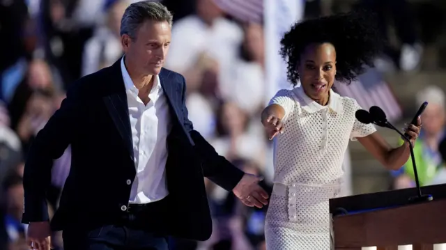 Kerry Washington brought out her Scandal co-star Tony Goldwyn