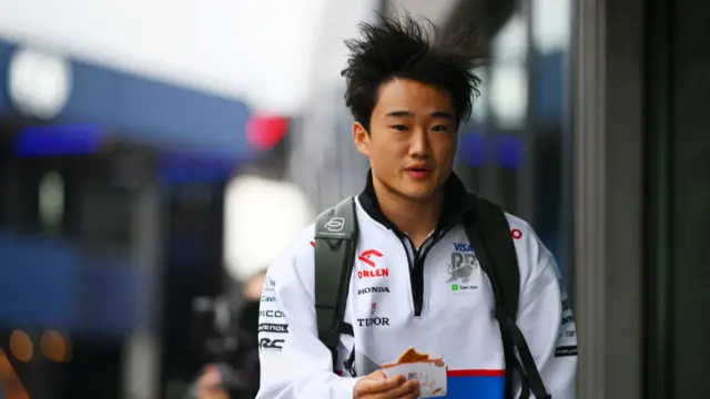 Yuki Tsunoda gets caught in the wind at Zandvoort