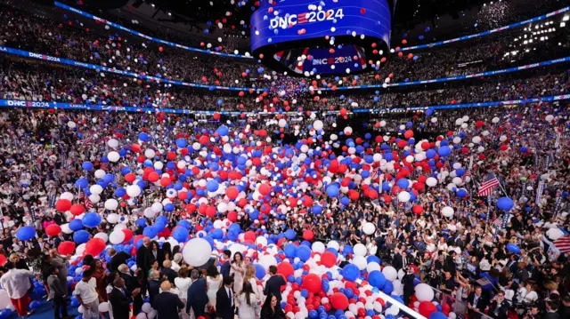 Thousands of balloons fell in the arena after Kamala Harris's speech on the last day of the convention.