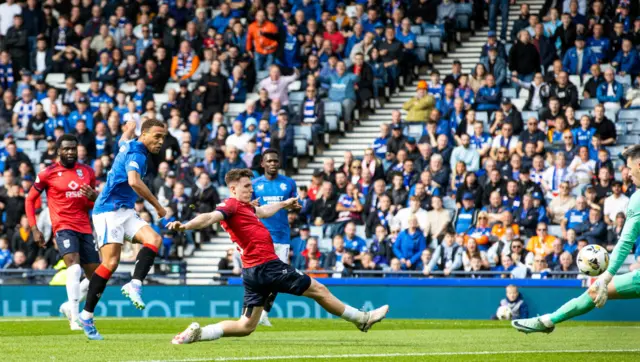 Dessers makes it 1-0 to Rangers