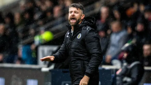 St Mirren manager Stephen Robinson