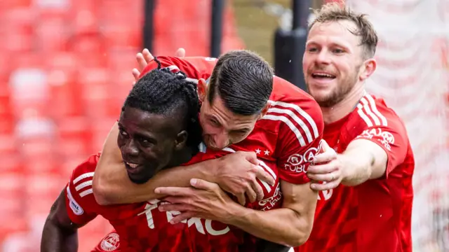 Aberdeen players celebrating