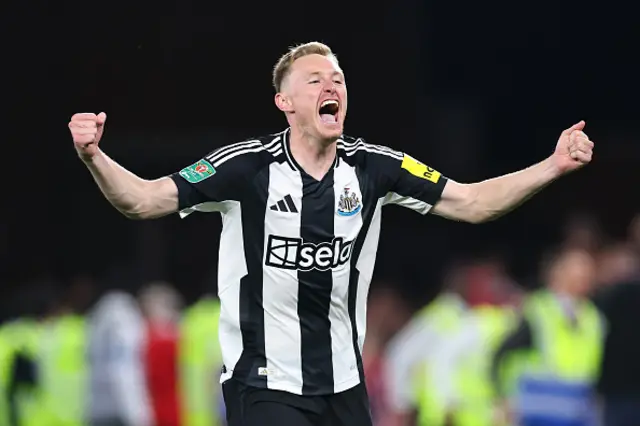 Sean Longstaff of Newcastle United celebrates