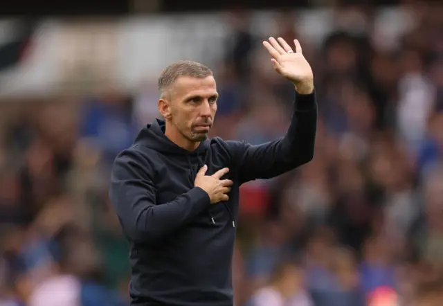 Wolves manager Gary O'Neil waving