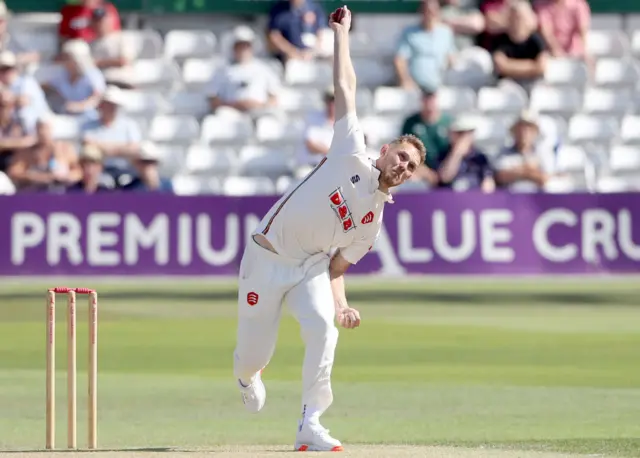 Jamie Porter bowling against Worcestershire