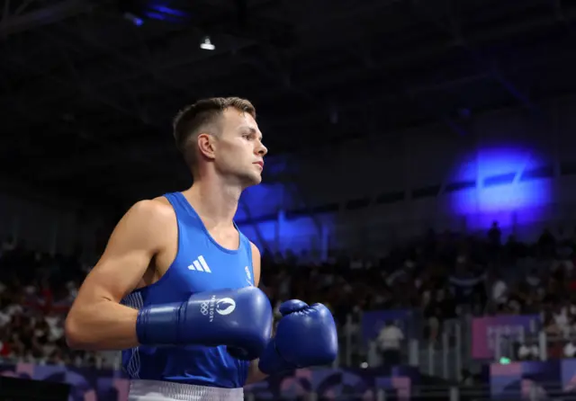 Lewis Richardson gets ready to box