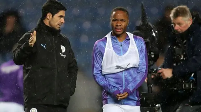 Arteta speaks to Sterling