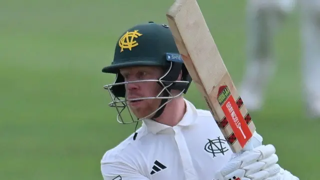 Kyle Verreynne batting for Notts