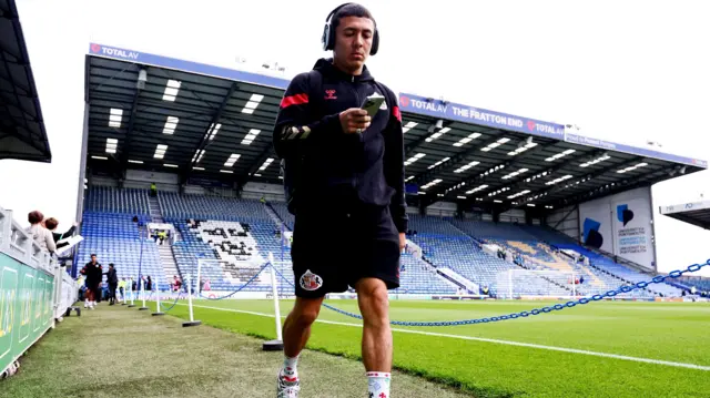 Sunderland players arrive at Portsmouth