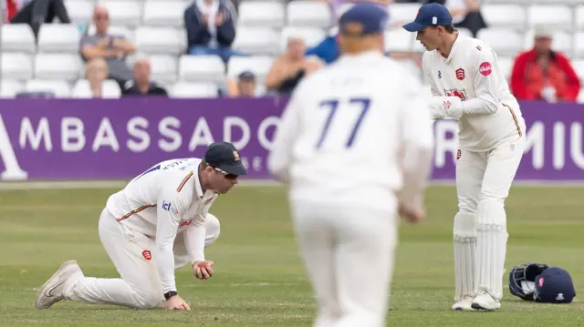 Simon Harmer takes a catch