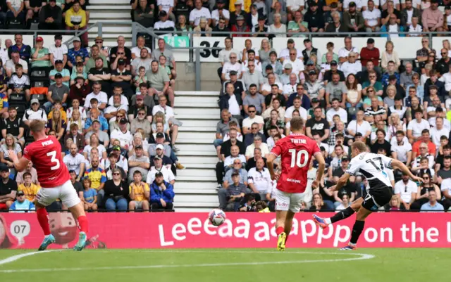 Kenzo Goudmijn scores for Derby