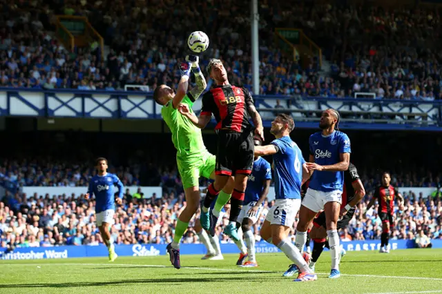 Jordan Pickford of Everton clears the ball